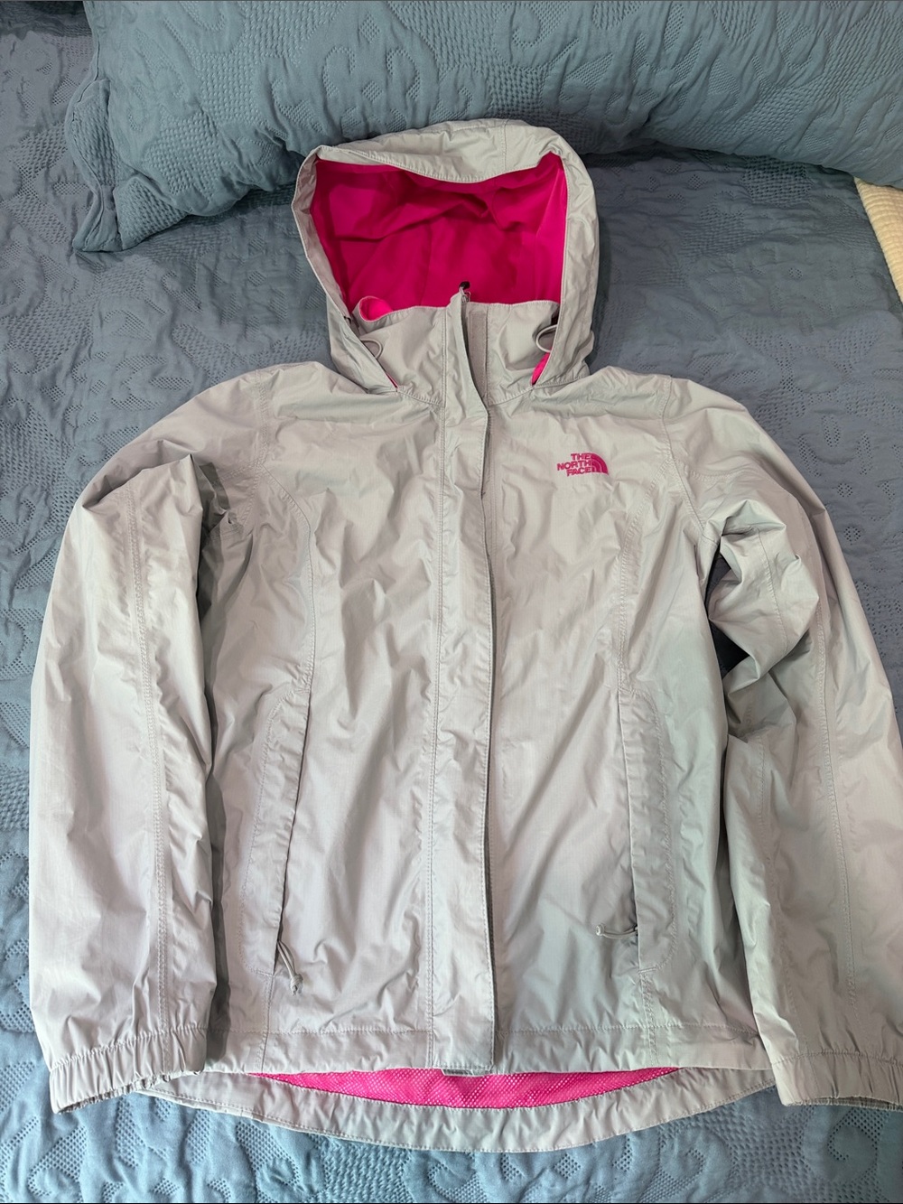 The North Face Light Gray Jacket with Pink Lining Rain Coat Size Small TNF